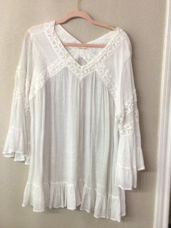 indigo soul Tops - Indigo soul  white full  blouse with flowing sleeves. Beautiful blouse size 2X